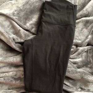 Lululemon 7/8 high waisted yoga leggings